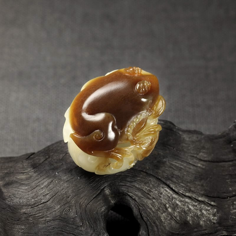 糖白玉-金蟾在握